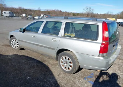 2001 Volvo V70 2.4 z USA, uszkodzony, nr VIN YV1SW61N512059498